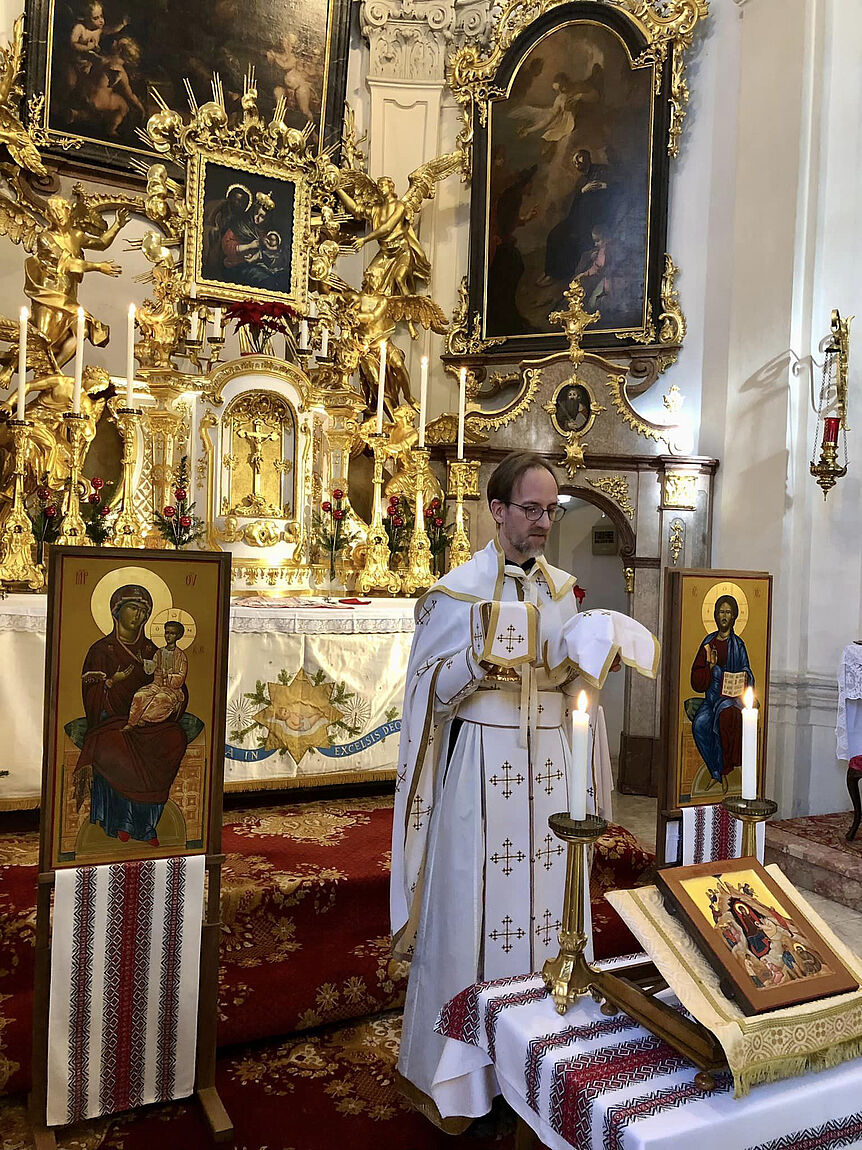 Thomas Németh im Priesterornat der griechisch-katholischen Kirche
