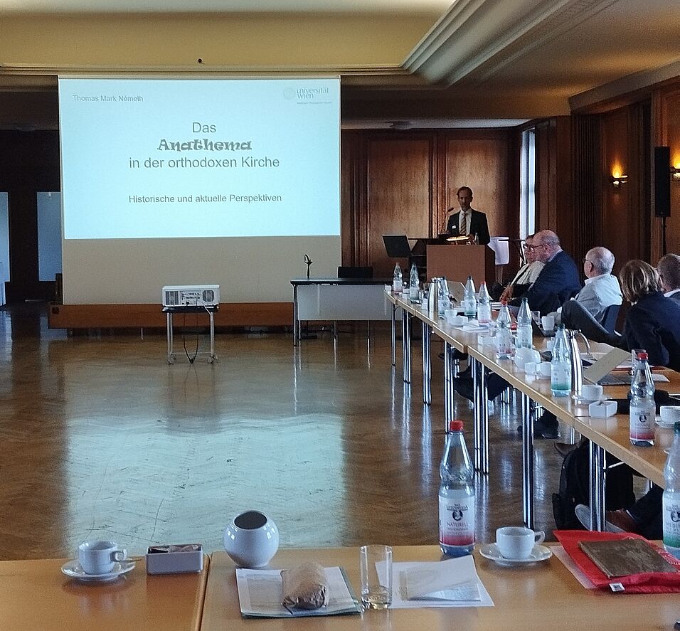 Prof. Németh während seinem Vortrag in Berlin. 