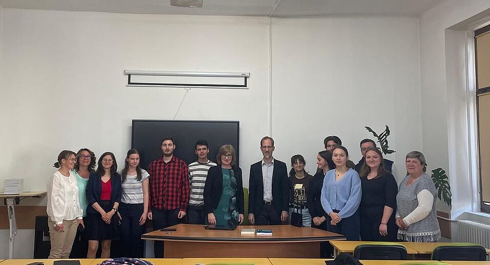 Gruppenbild an der reformierten Fakultät Cluj (Rumänien) 